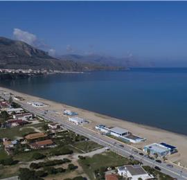 2 bedroom seaside apartments with shared pool, sleeps 4-5